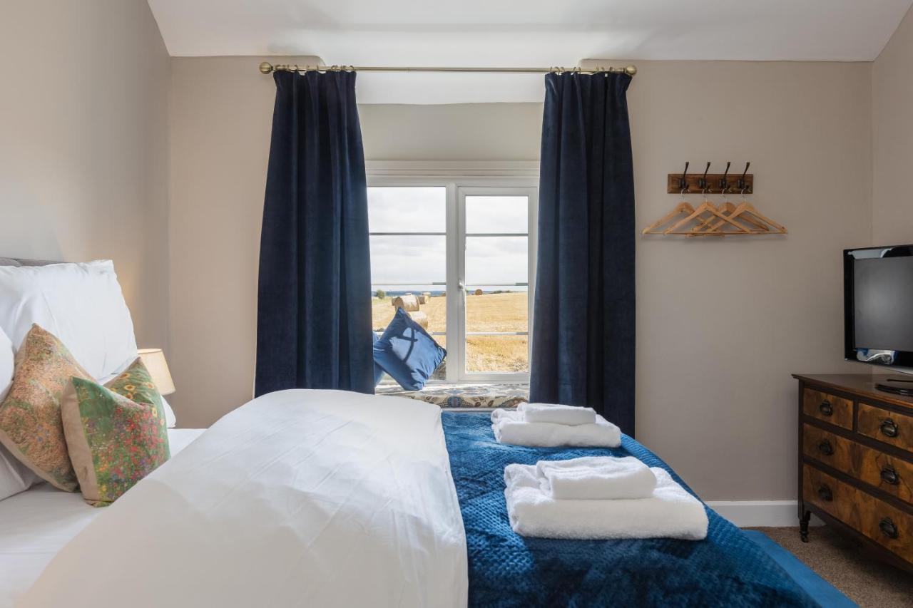 Luxury With Stunning Views And Hot Tub Ferienhaus